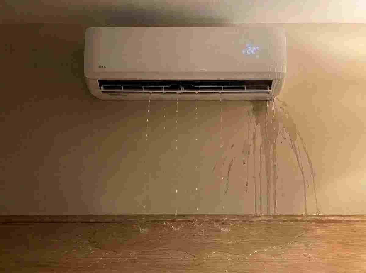 Open aircond indoor unit showing the fault before repair